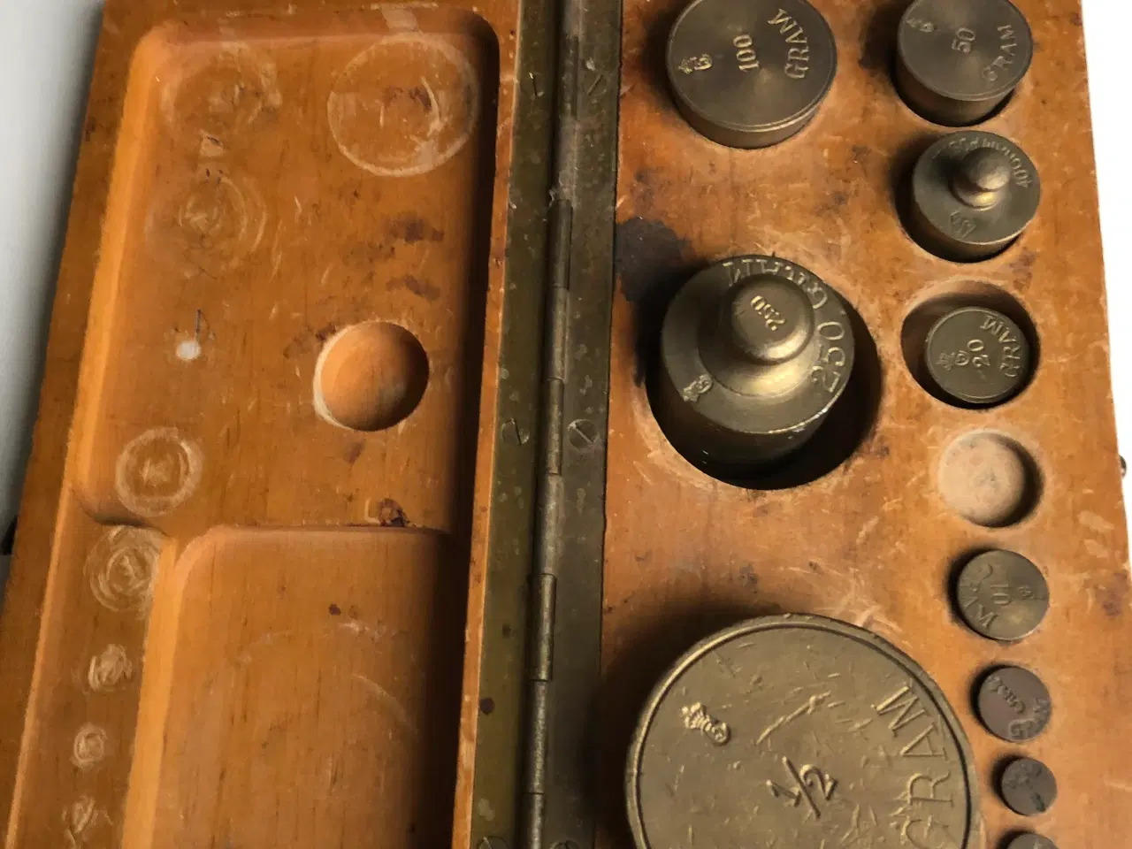 Billede 1 - Lodder i trækasse