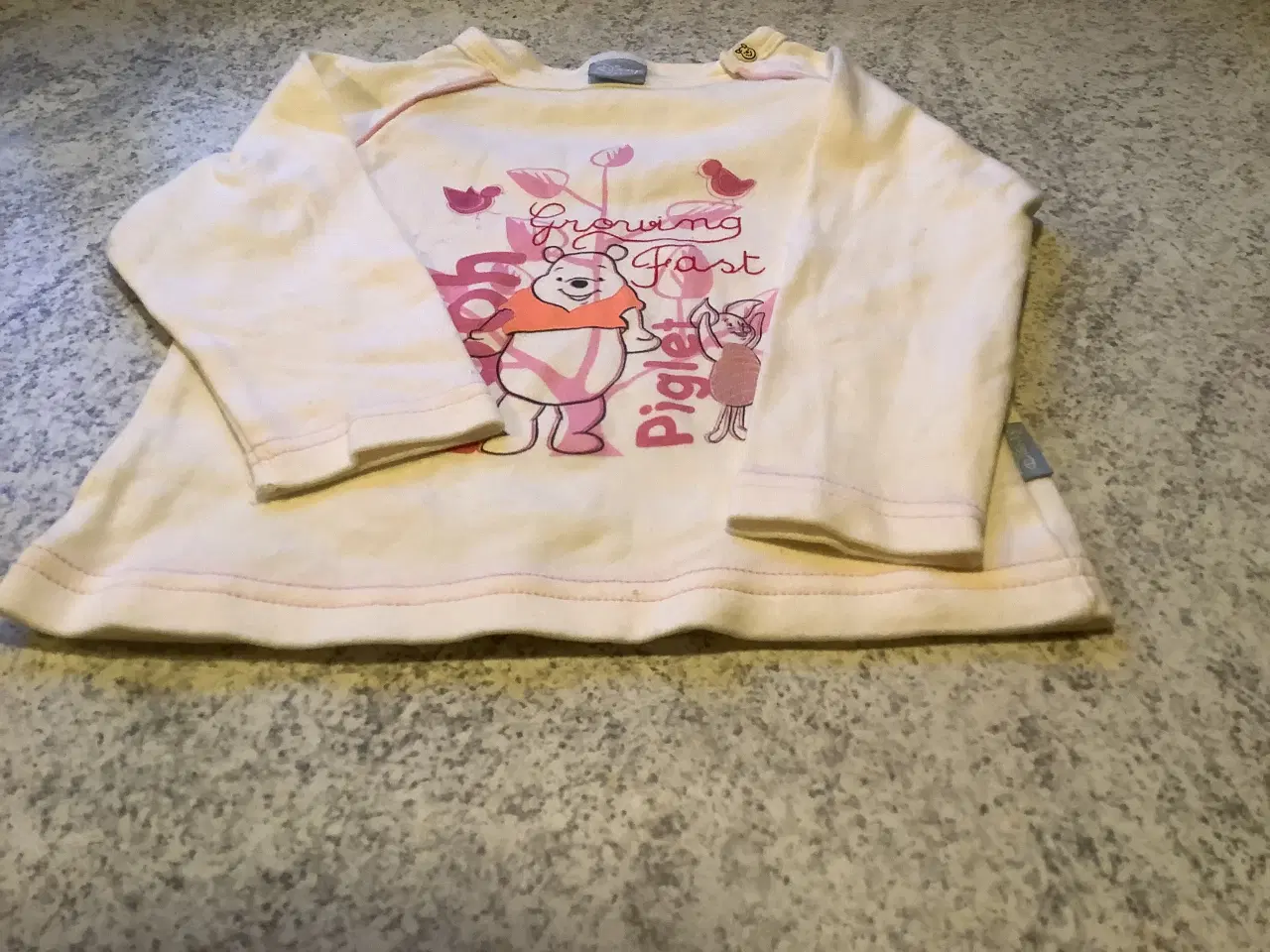 Billede 2 - Helt ny Disney råhvid bluse