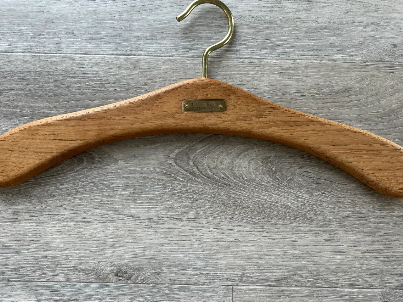 Billede 2 - 7 stk Trip Trap bøjler i teak/messing krog