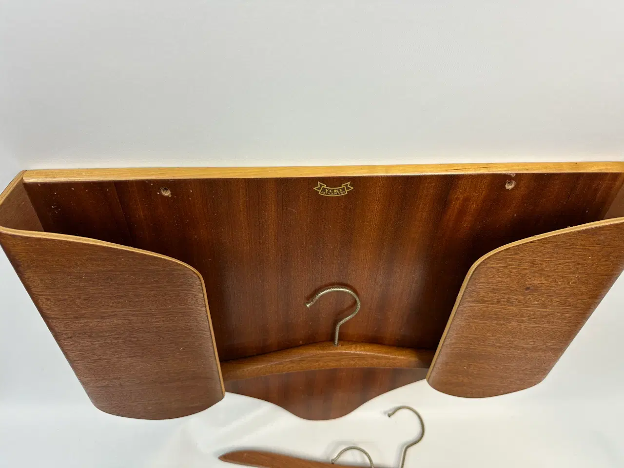 Billede 6 - Retro bænger holder til bøjler i teak. 