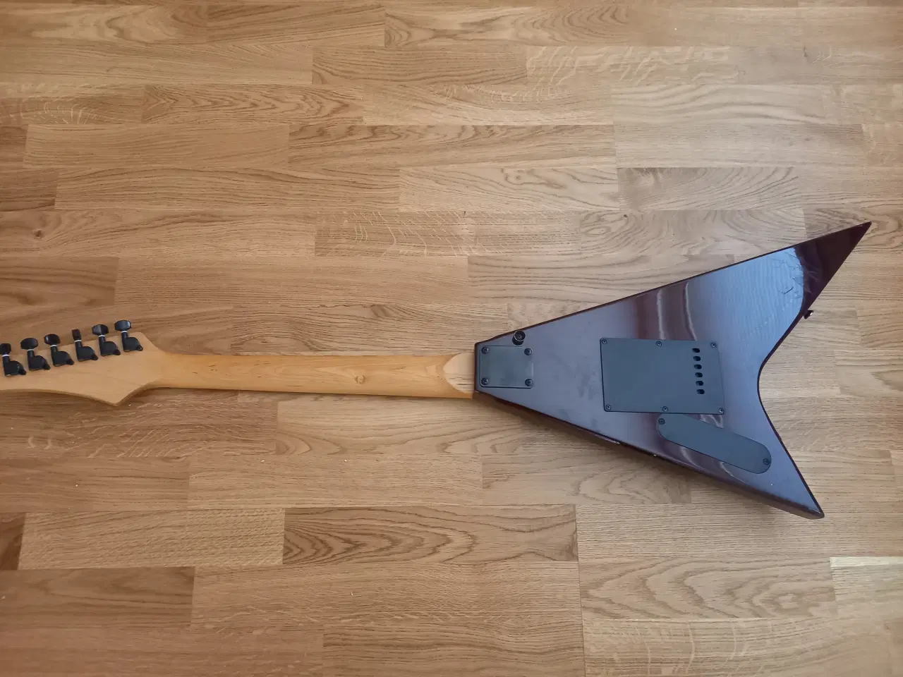 Billede 4 - Kieper Flying V el-guitar