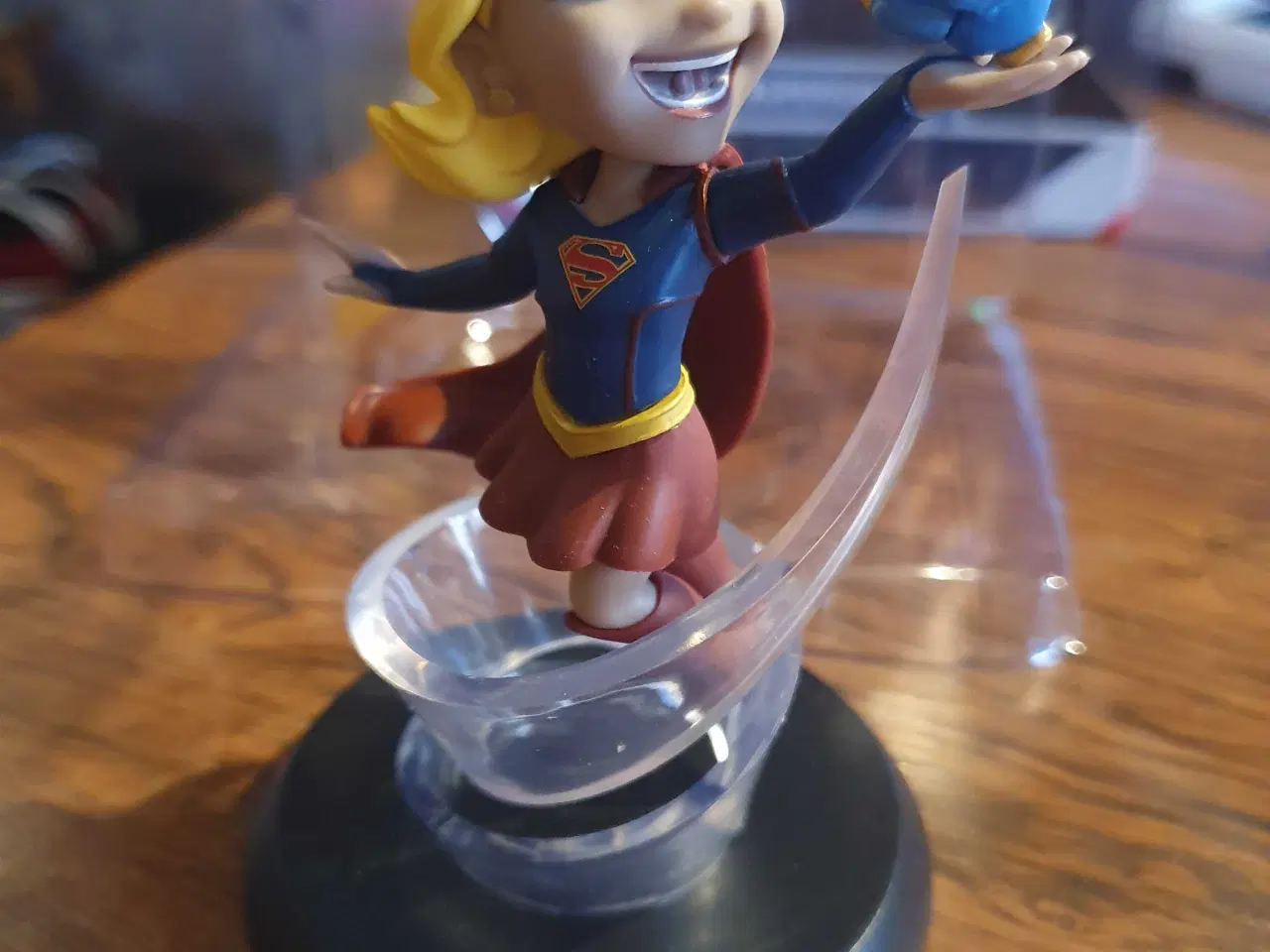 Billede 2 - Supergirl figur