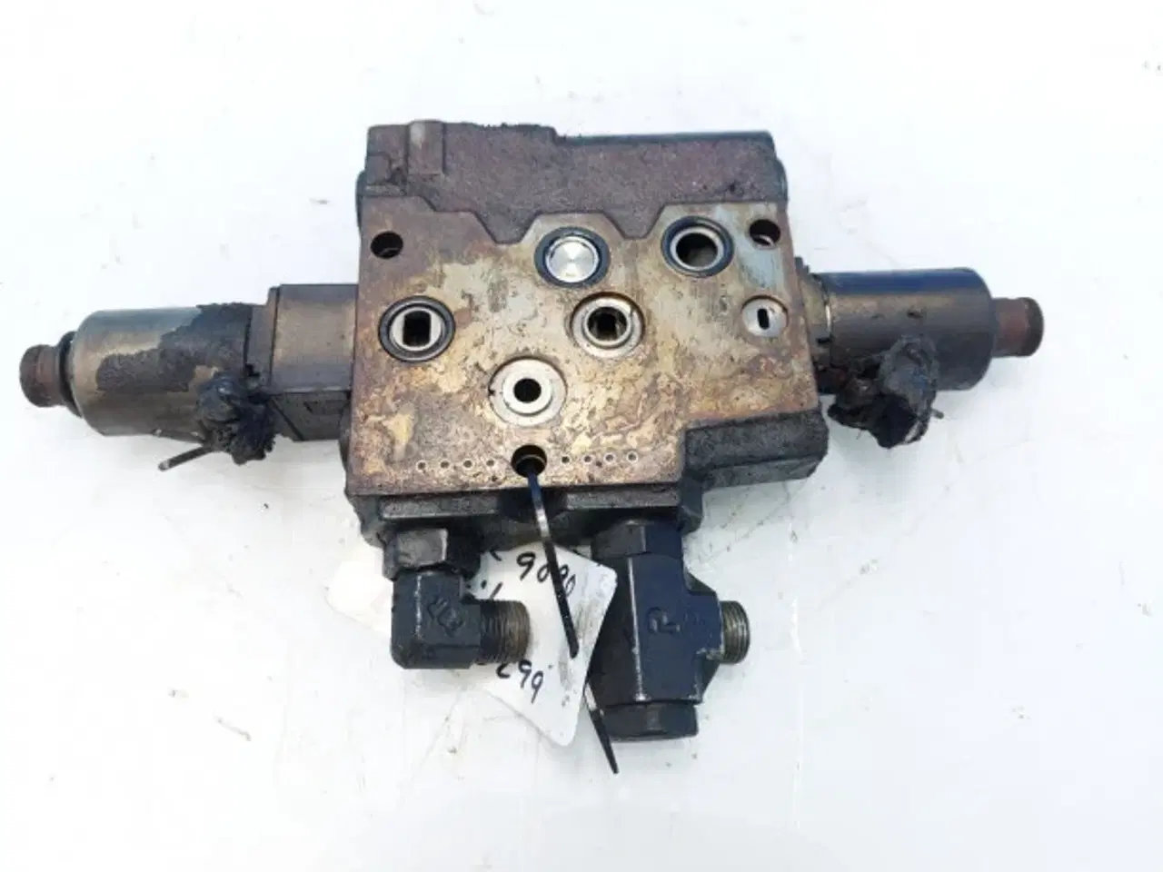 Billede 7 - New Holland CR9090 Ventil 86580299