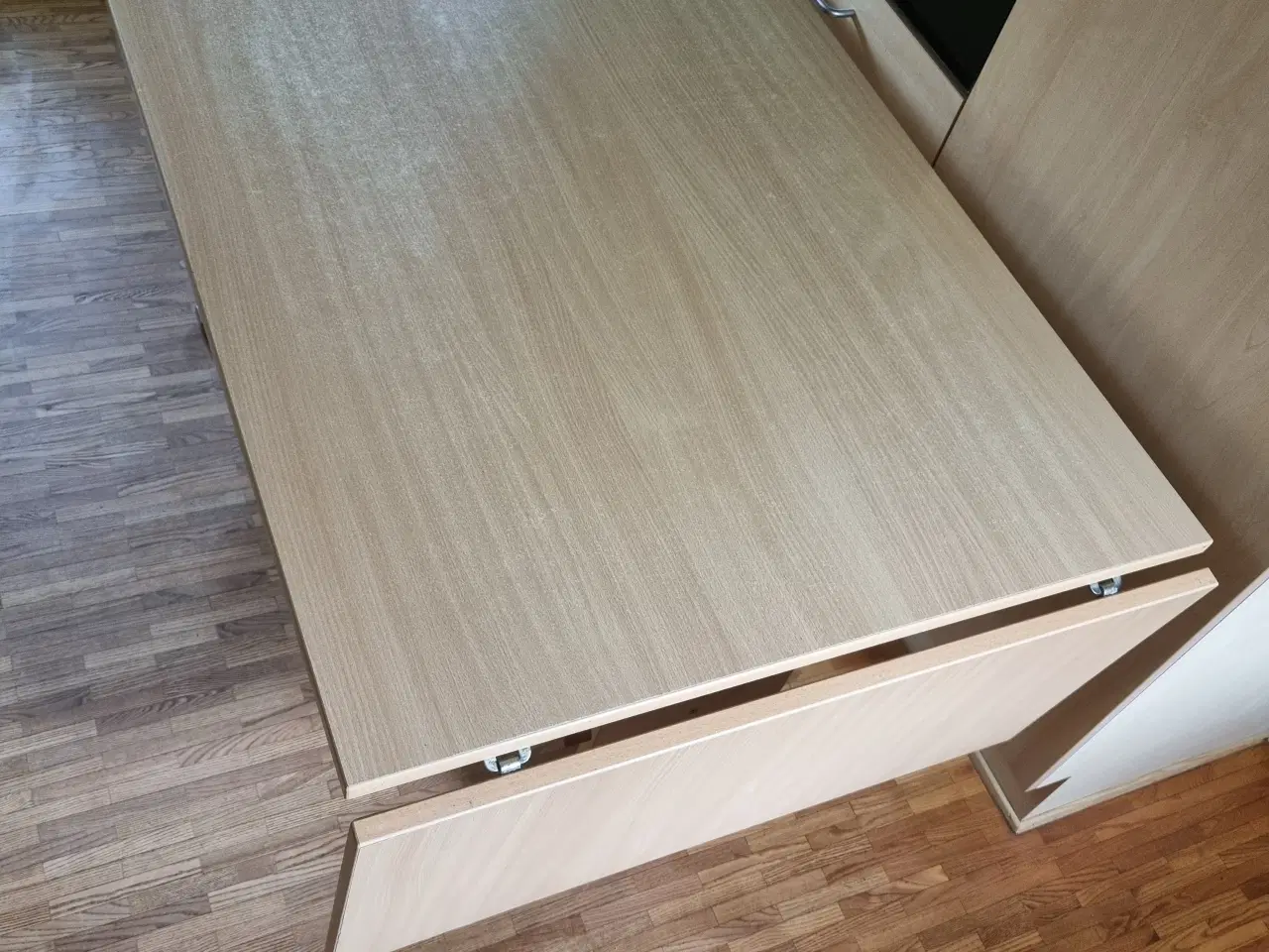 Billede 2 - Bord og evt. 4 stole