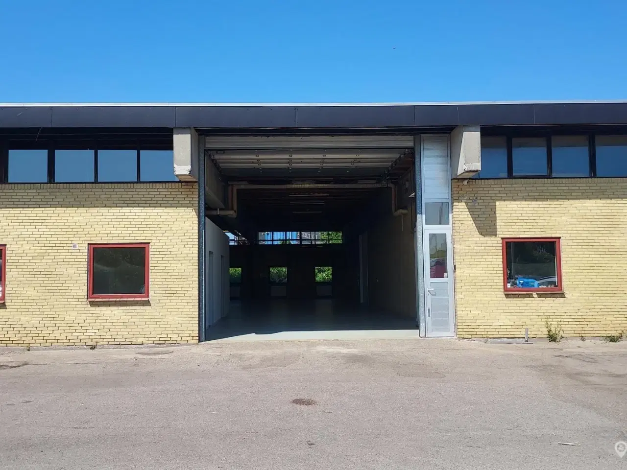 Billede 14 - Autoværksted / Værksted / Lager/ Produktion / Showroom - Stor port