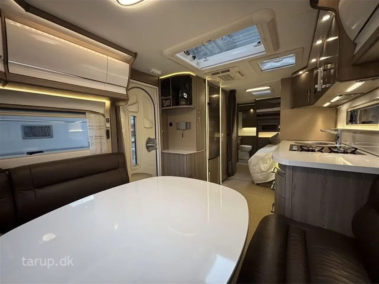 Billede 18 - 2017 - Kabe Imperial 740 TDL-U   Isabella Commodore North inkl CarbonX stel, Thule fast monteret markise, Truma mover x4 motor, Dometic Aircon, Centralstøvsuger, Alde Centralvarme