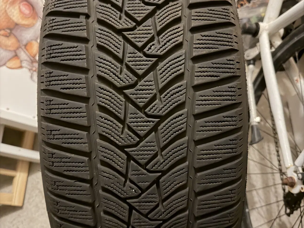 Billede 1 - Vinterdæk – 235/45 R18 – Perfekt stand