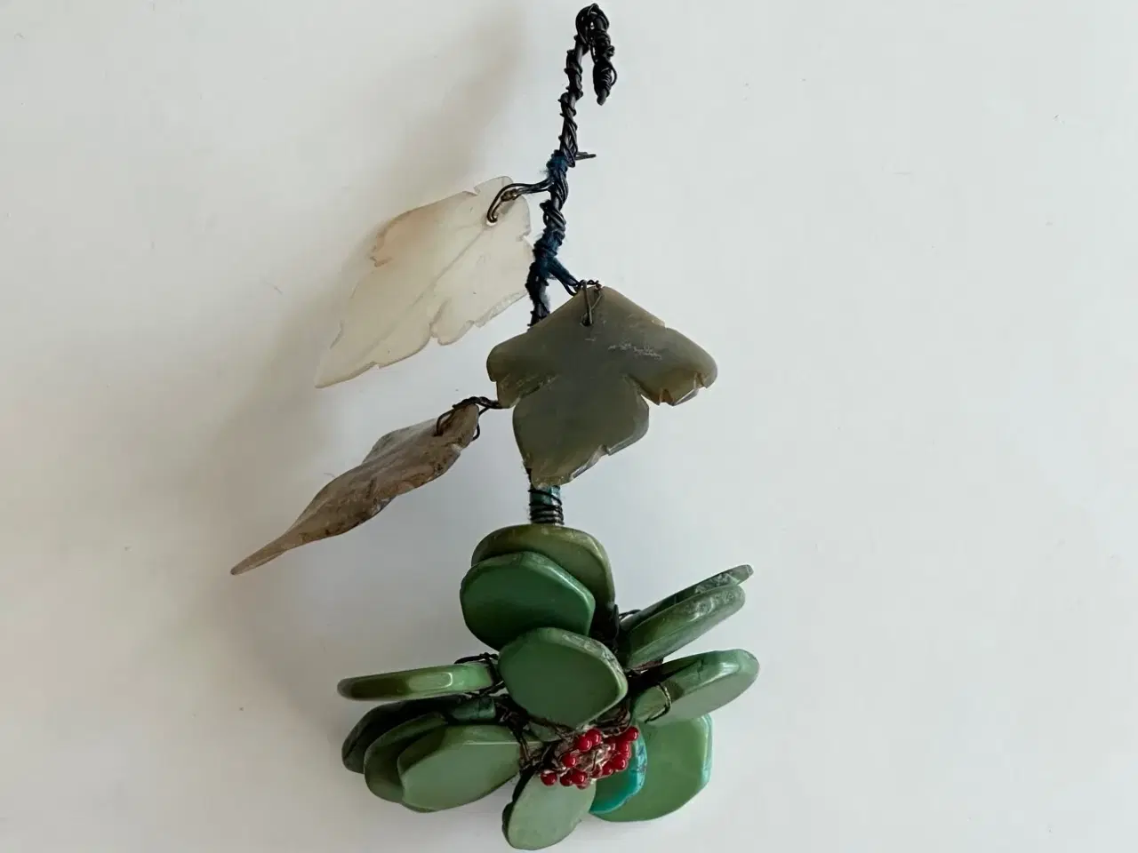 Billede 2 - Mørkegrøn blomst