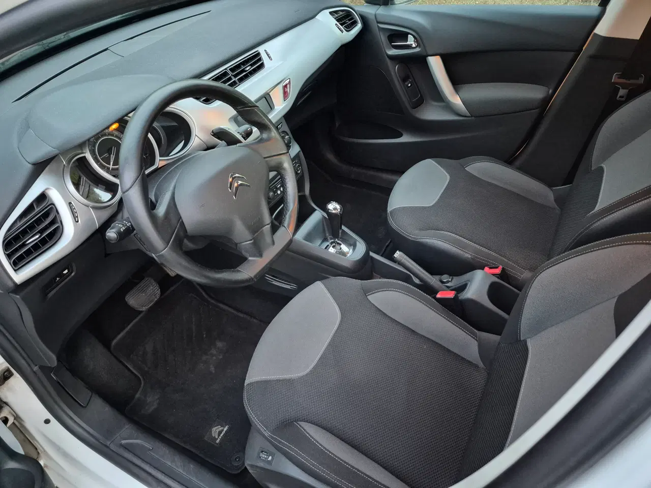 Billede 8 - Citroën C3 med automatgear og billig i drift.