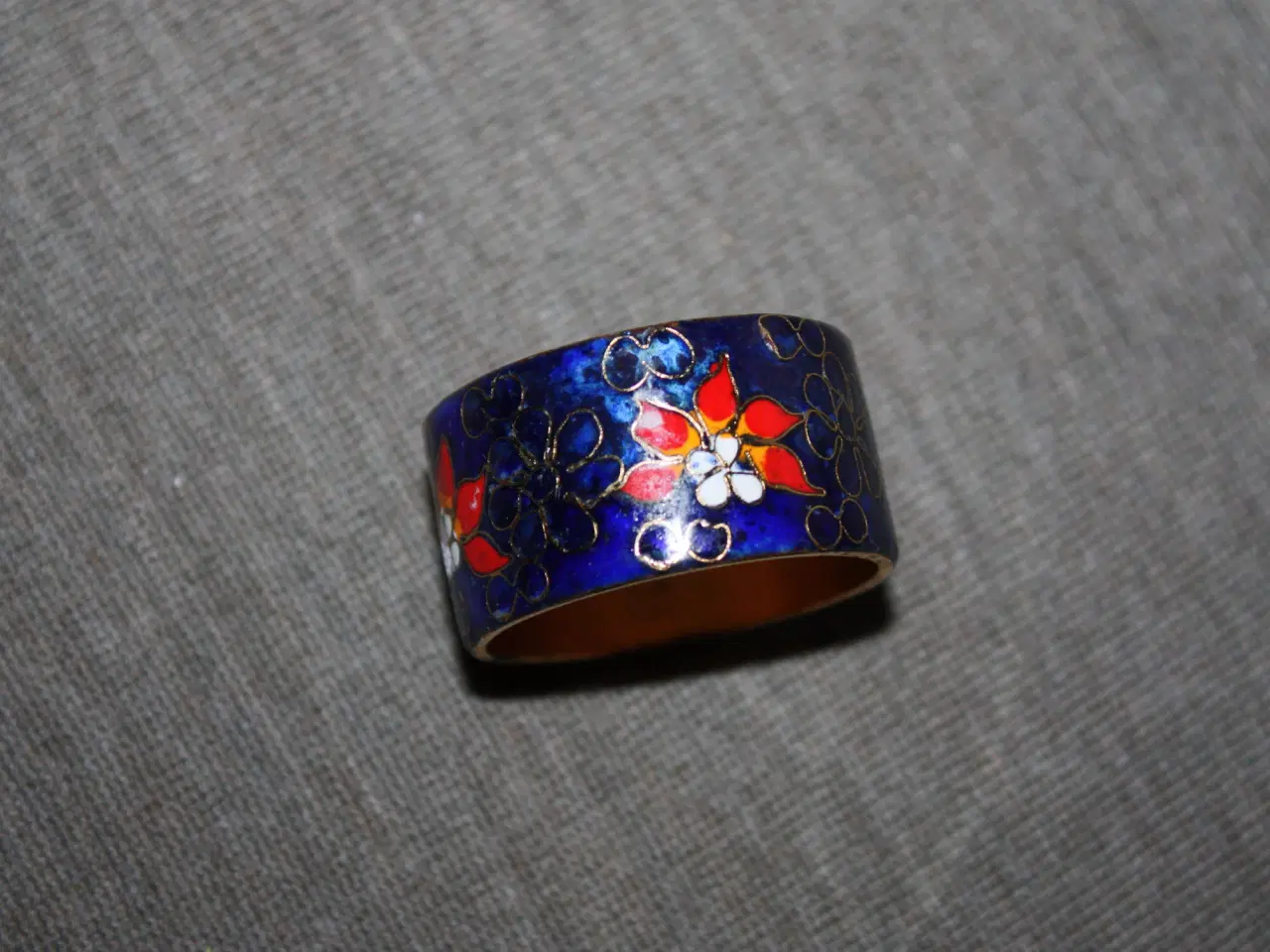 Billede 4 - Cloisonne servietholder til Jul D 3,5 cm, B 2 cm.