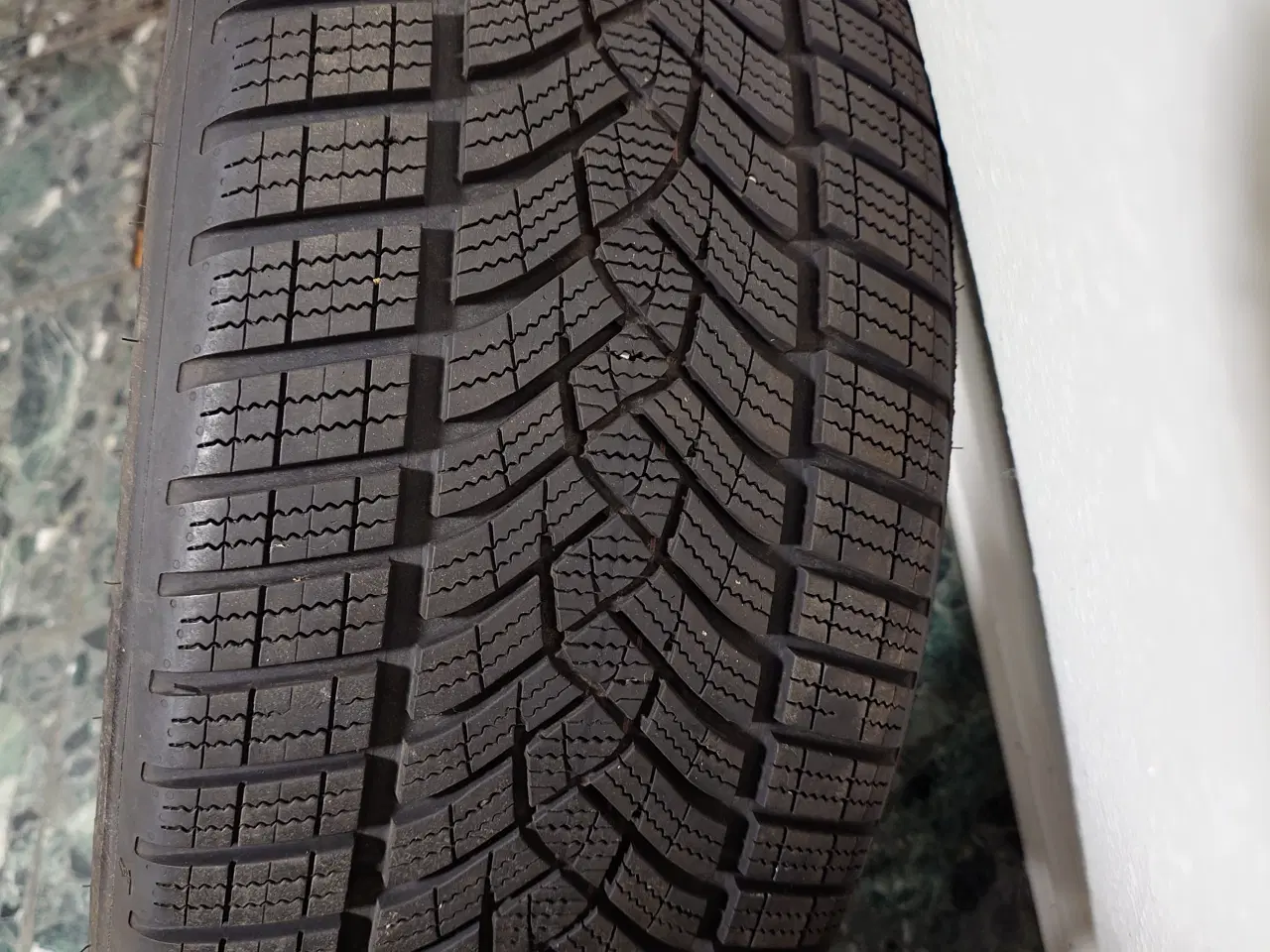 Billede 7 - Goodyear Ultragrip performance+ 245/45-18" 7mm møn