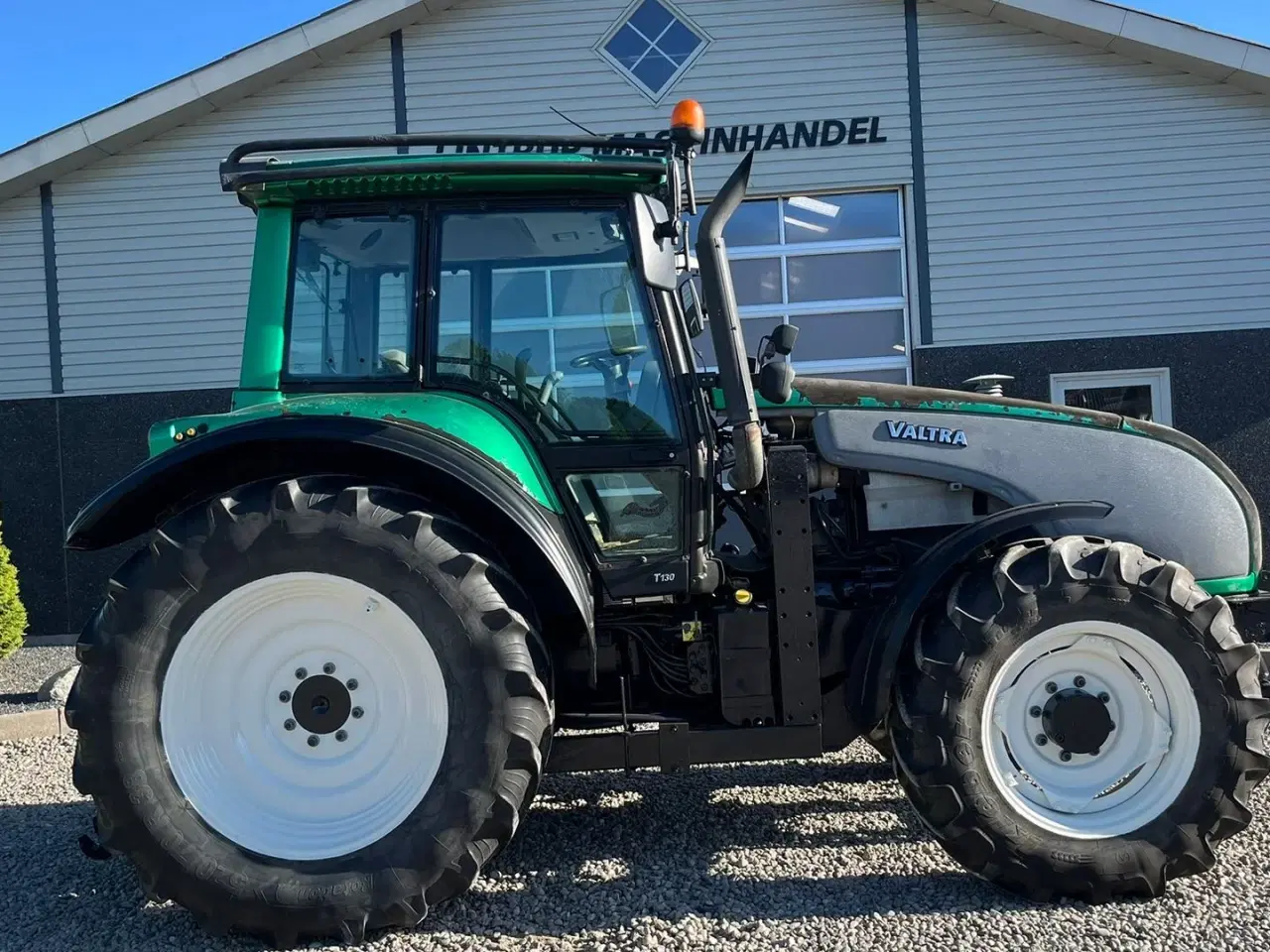 Billede 14 - Valtra T130 med 3.5ton frontlift