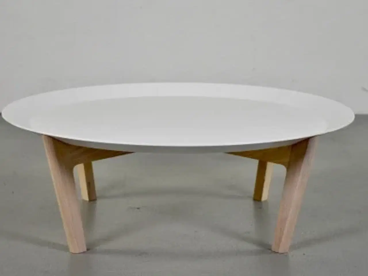 Billede 2 - Loungebord/sofabord med hvid plade