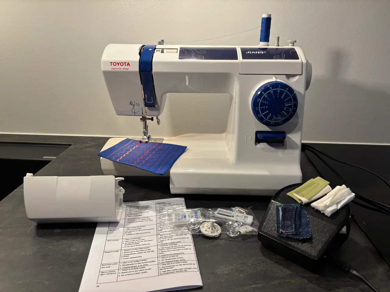 Billede 1 - Toyota jeans symaskine