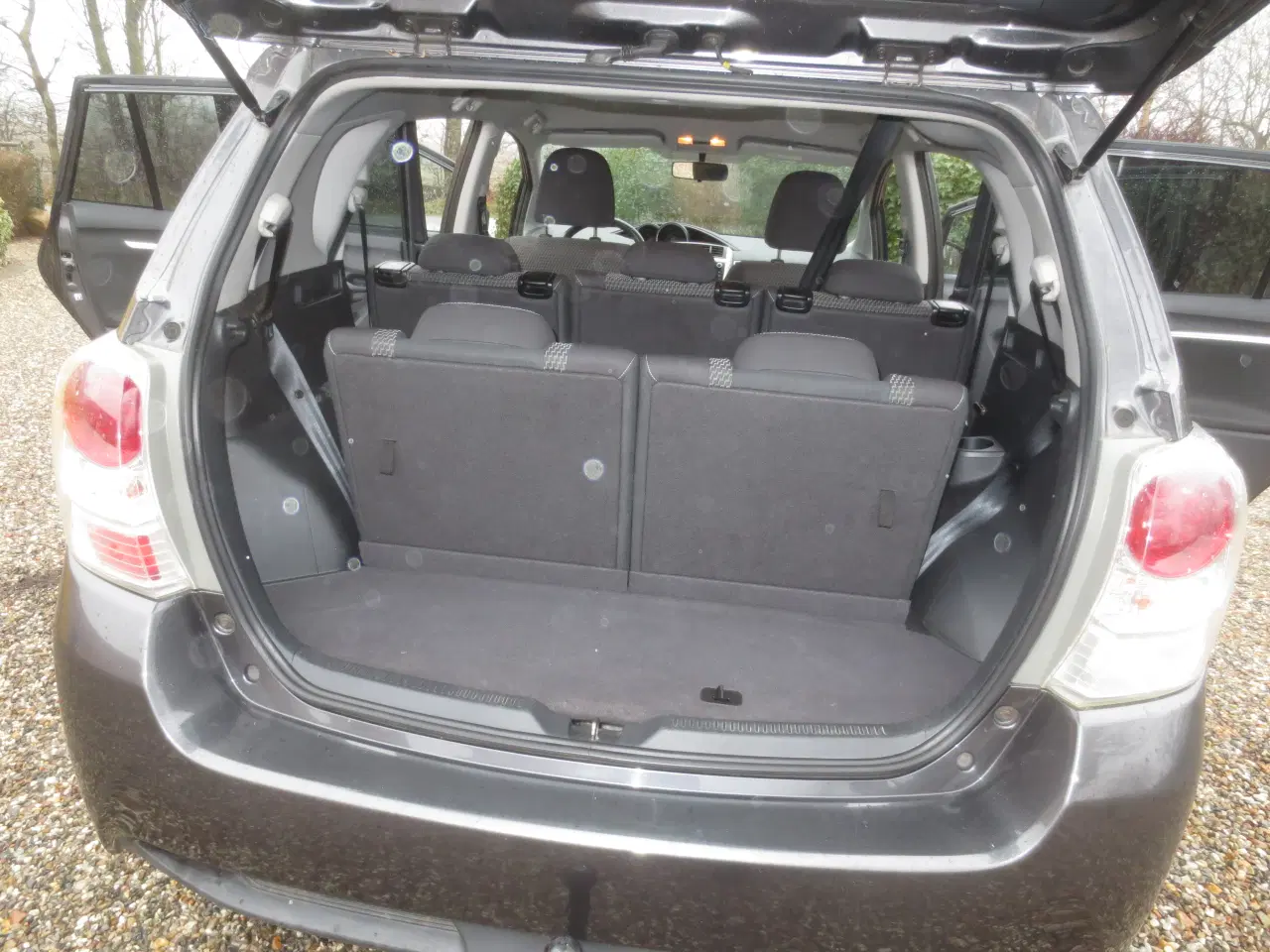 Billede 11 - Pæn Toyota Verso 1.6 D 7 Pers År 2014. 