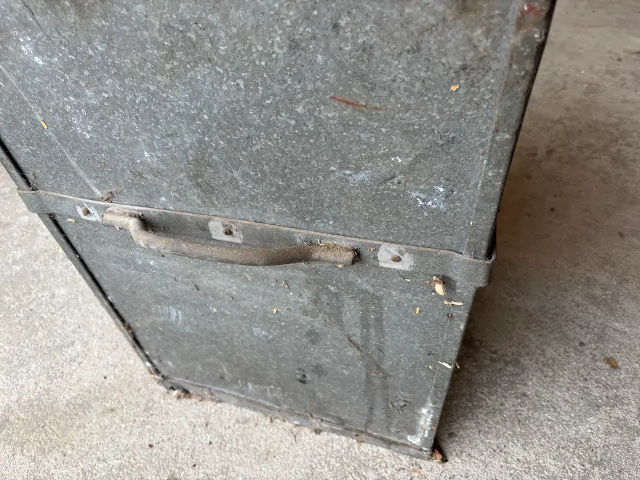 Billede 2 - Zink kasse og vandkande