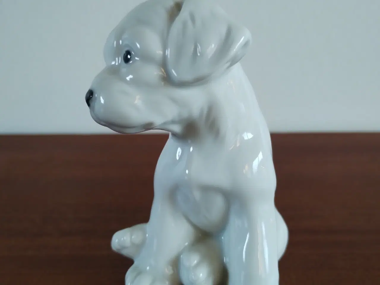 Billede 4 - Flot lille porcelænshund