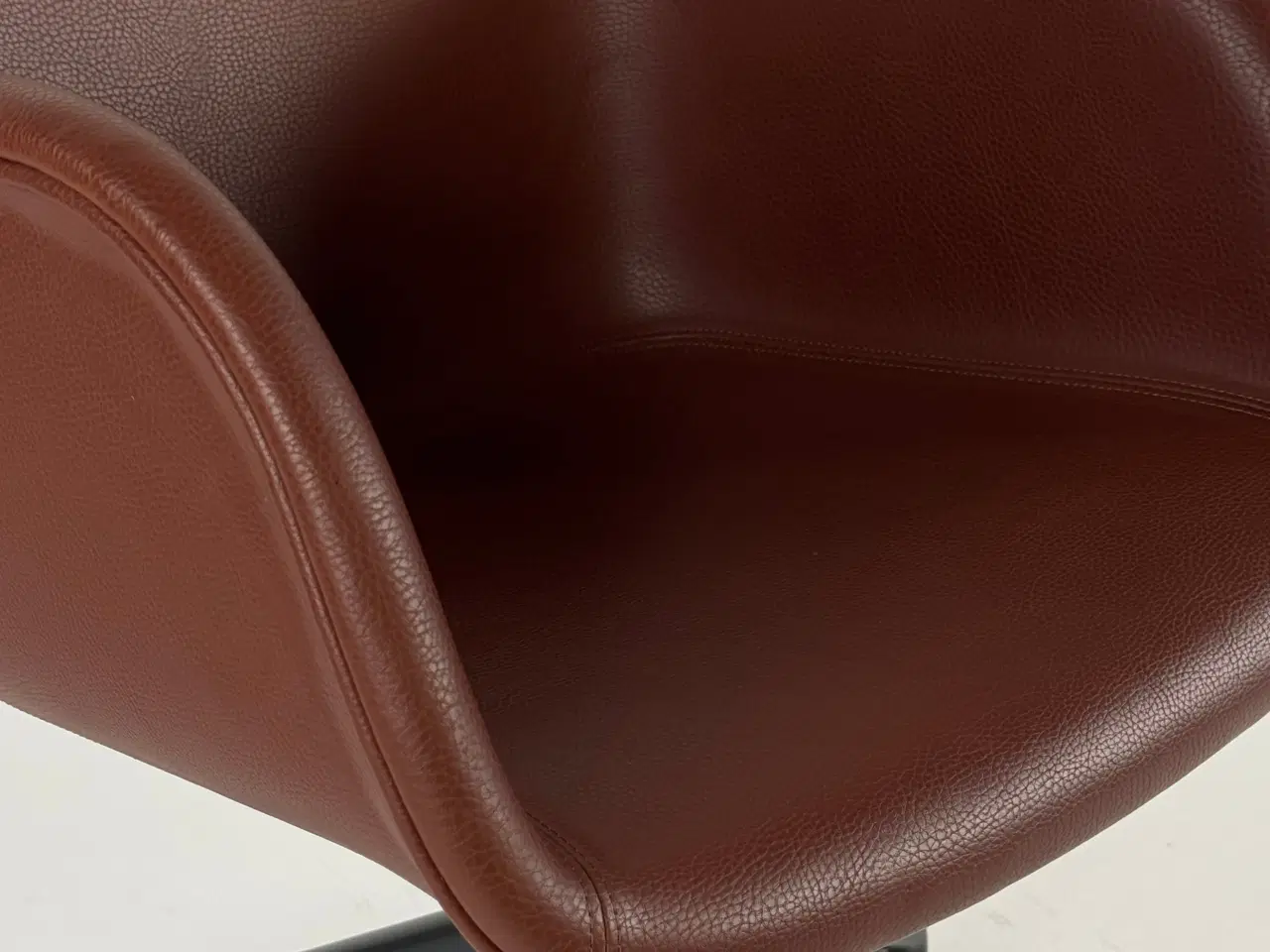 Billede 6 - Muuto Fiber Armchair m. Hjul - Brun/Læder