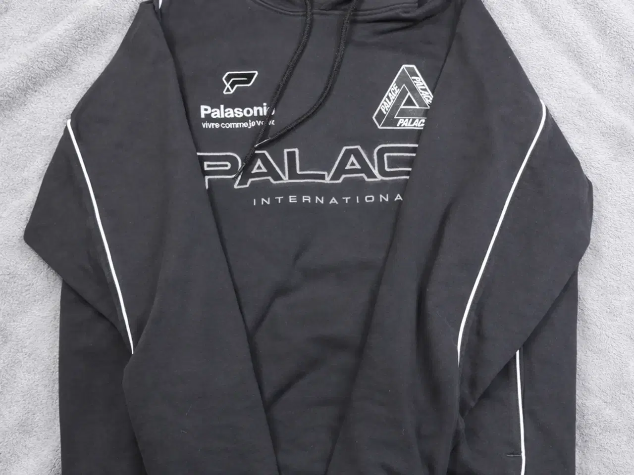 Billede 2 - Palace hoodie