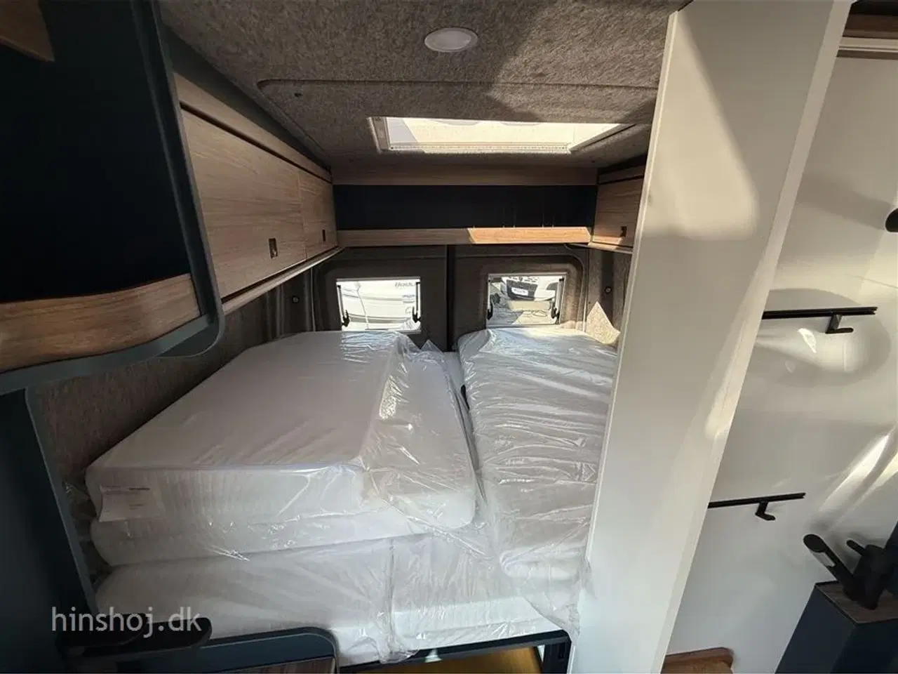 Billede 12 - 2025 - Eriba Car 600 Indium Grey Aut   Den Eksklusive Campervan Fra Eriba Car kan ses hos Hinshøj Caravan