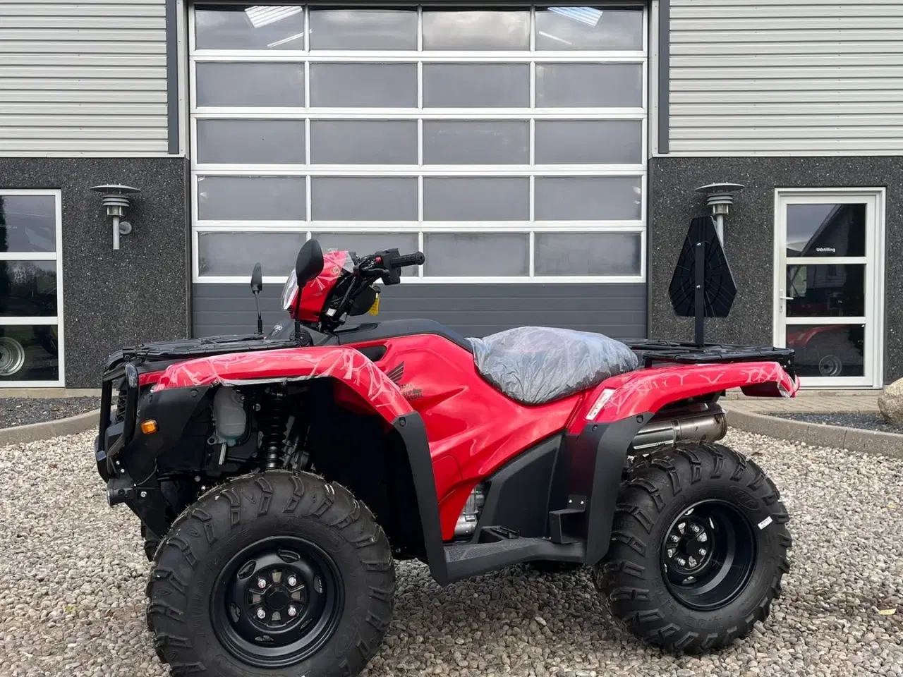 Billede 1 - Honda TRX 520 FE Traktor STORT LAGER AF HONDA  ATV. Vi hjælper gerne med at levere den til dig, og bytter gerne. KØB-SALG-BYTTE se mere på www.limas.dk