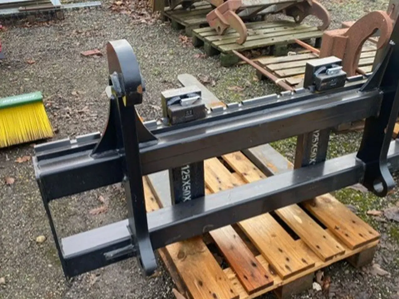 Billede 2 - Volvo PALLEGAFLER , VOLVOSKIFT SE 5000 kg.