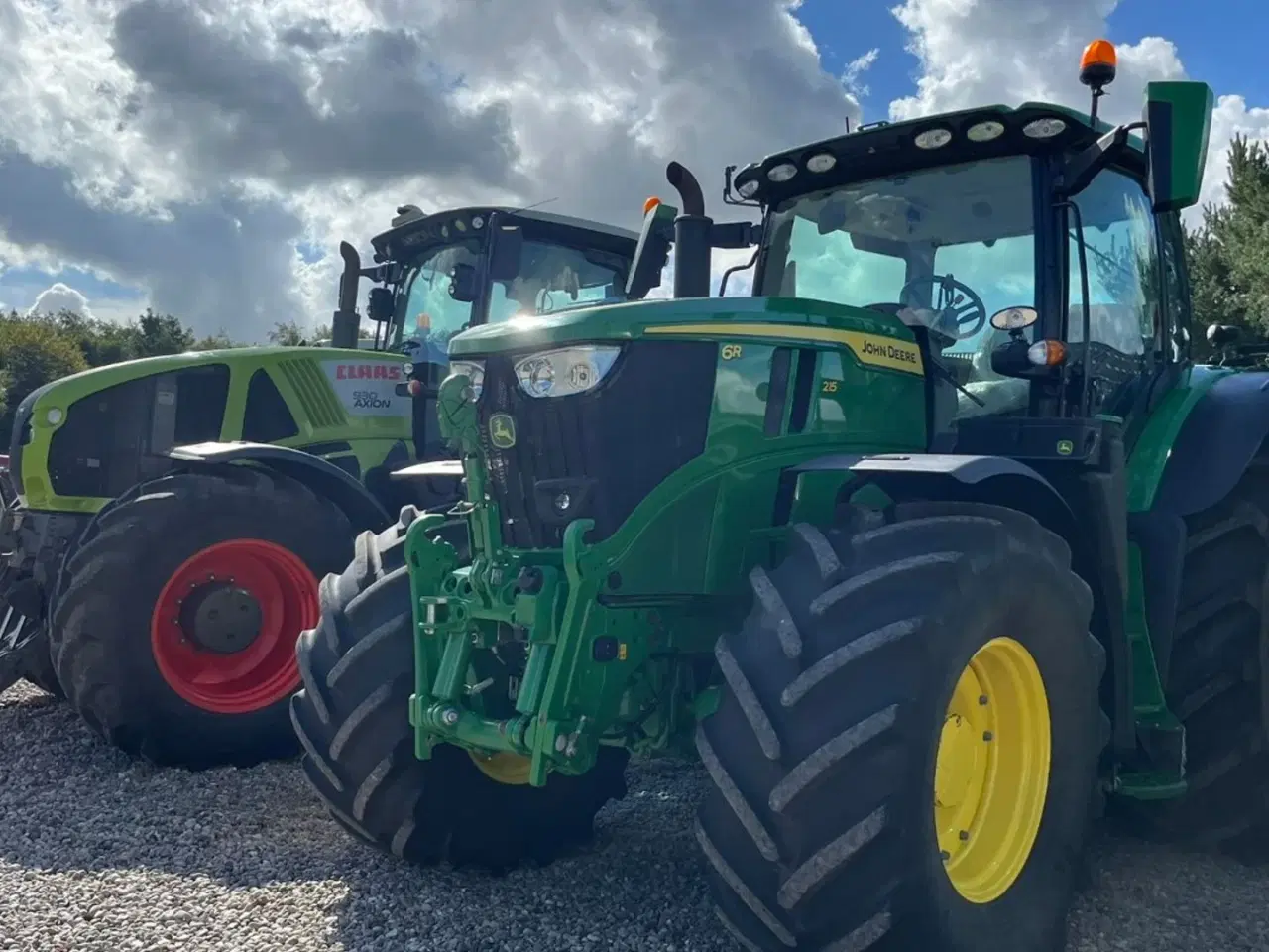 Billede 22 - Case IH Farmall 75 A Med Quicke frontlæsser med Euroskifte, 3die funktion og dæmper, samt og brede hjul.