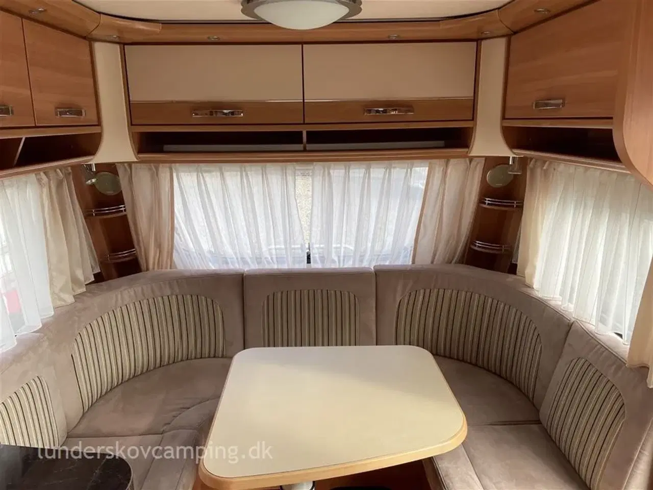 Billede 3 - 2010 - Hymer Nova 465   Flot vogn - Populær indretning!