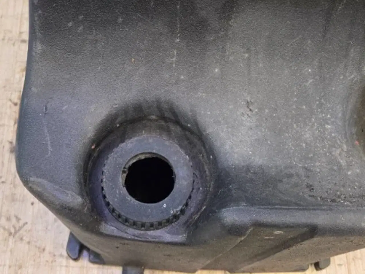 Billede 9 - New Holland TN75F Dieseltank 5195011