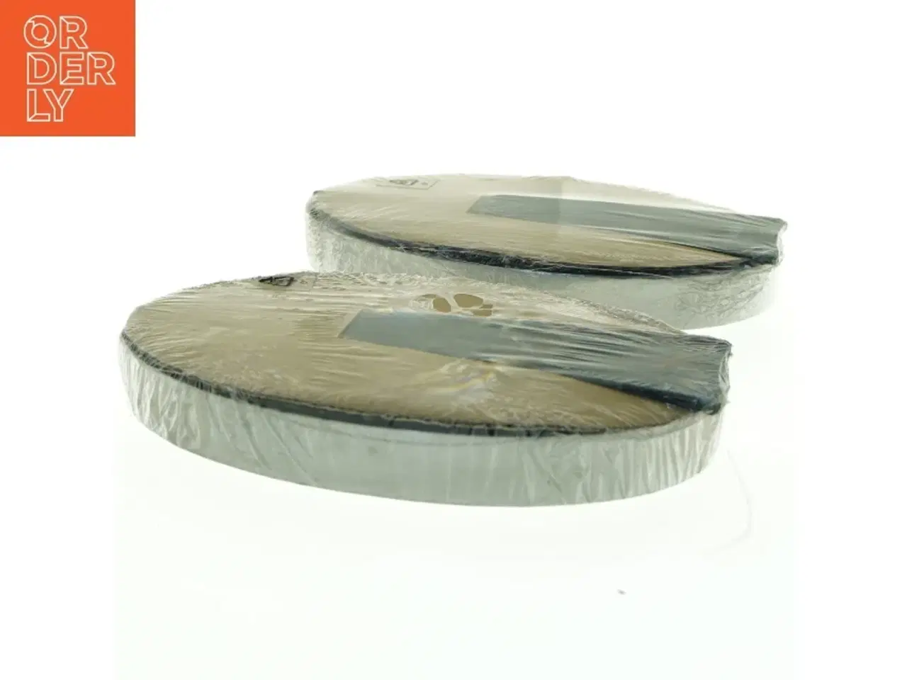 Billede 4 - 2 ens Sølv ovale billedrammer fra IKEA (str. 22 x 17 cm, passer til billede str. 10x15 cm)