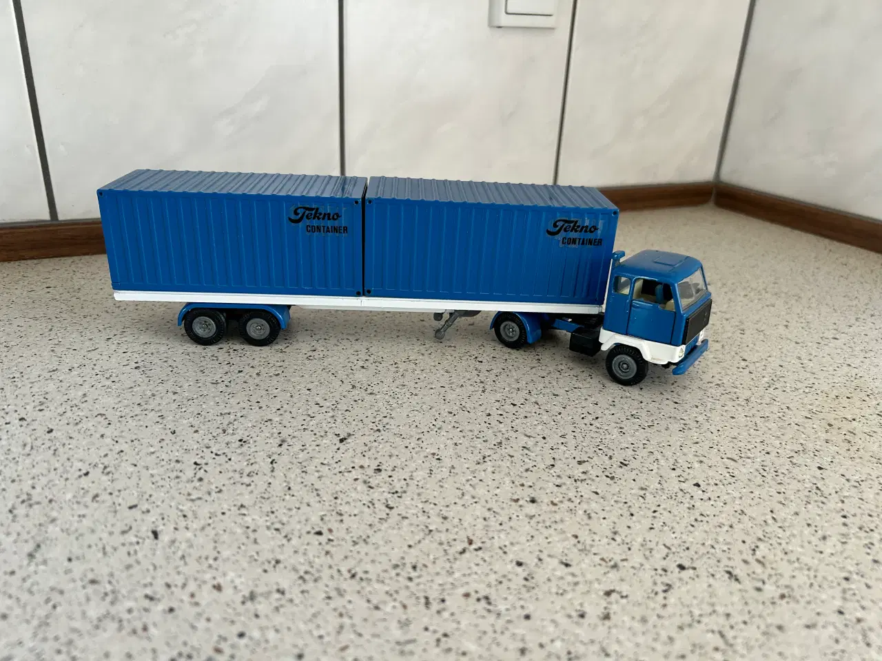 Billede 1 - Tekno 