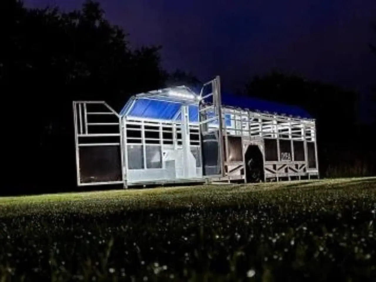 Billede 9 - Jyfa 8 mtr. med hydr. Kreaturvogn