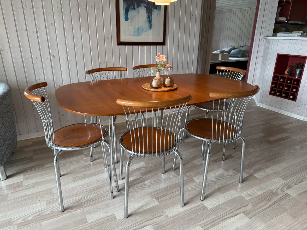 Billede 1 - Spisebord med 1 tillægsplade og 7 stole
