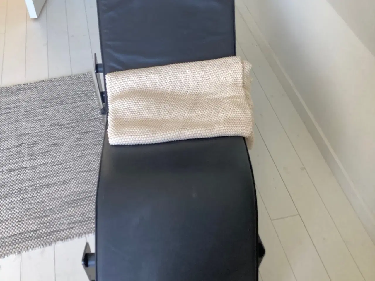 Billede 3 - Chaiselong i læderlook