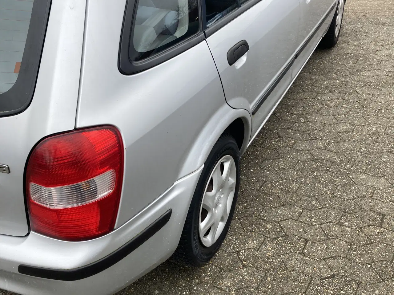 Billede 5 - Mazda 323 F nysynet