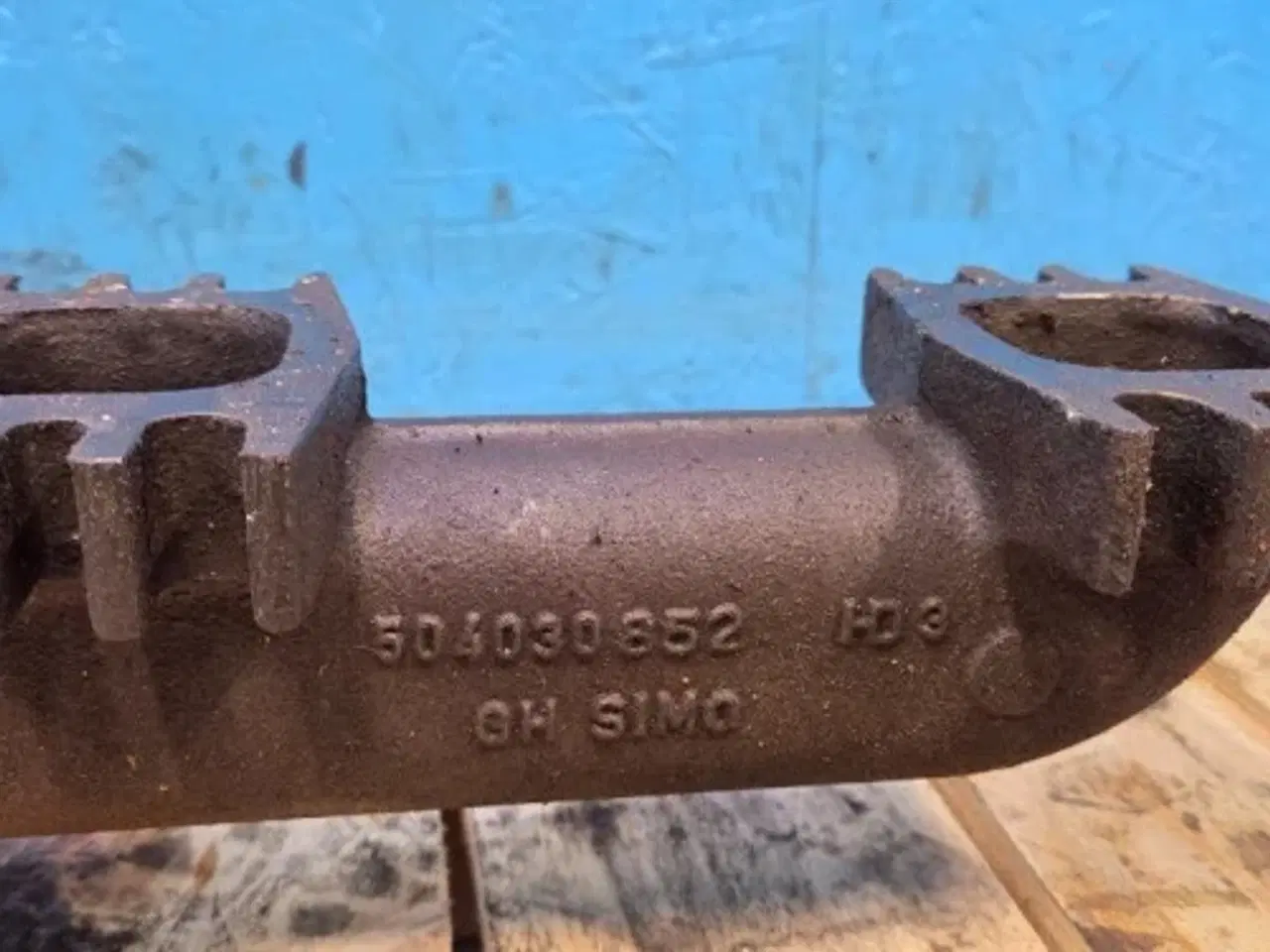 Billede 2 - Case 9120 Udstødningsmanifold 504046508