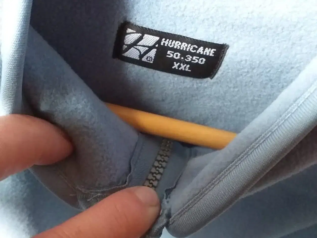 Billede 3 - Hurricane fless trøje er i størrelserne m. og L og