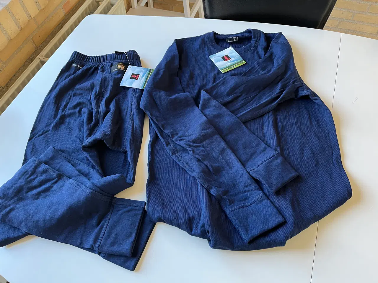 Billede 1 - Termoundertrøje Størrelse L