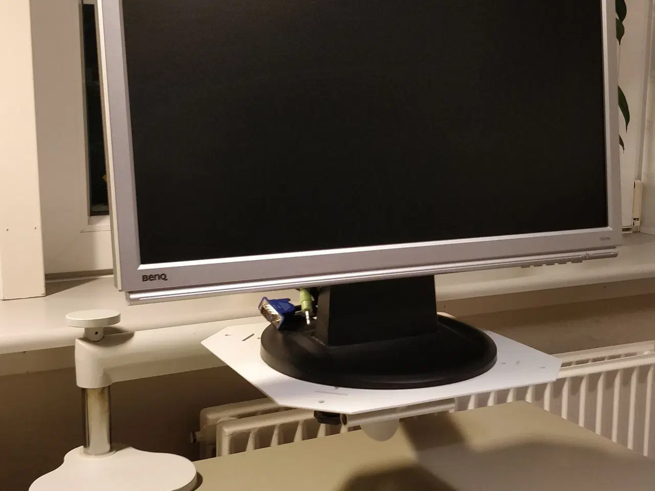 Billede 1 - PC skærm Med svingbar holder (Pro model)