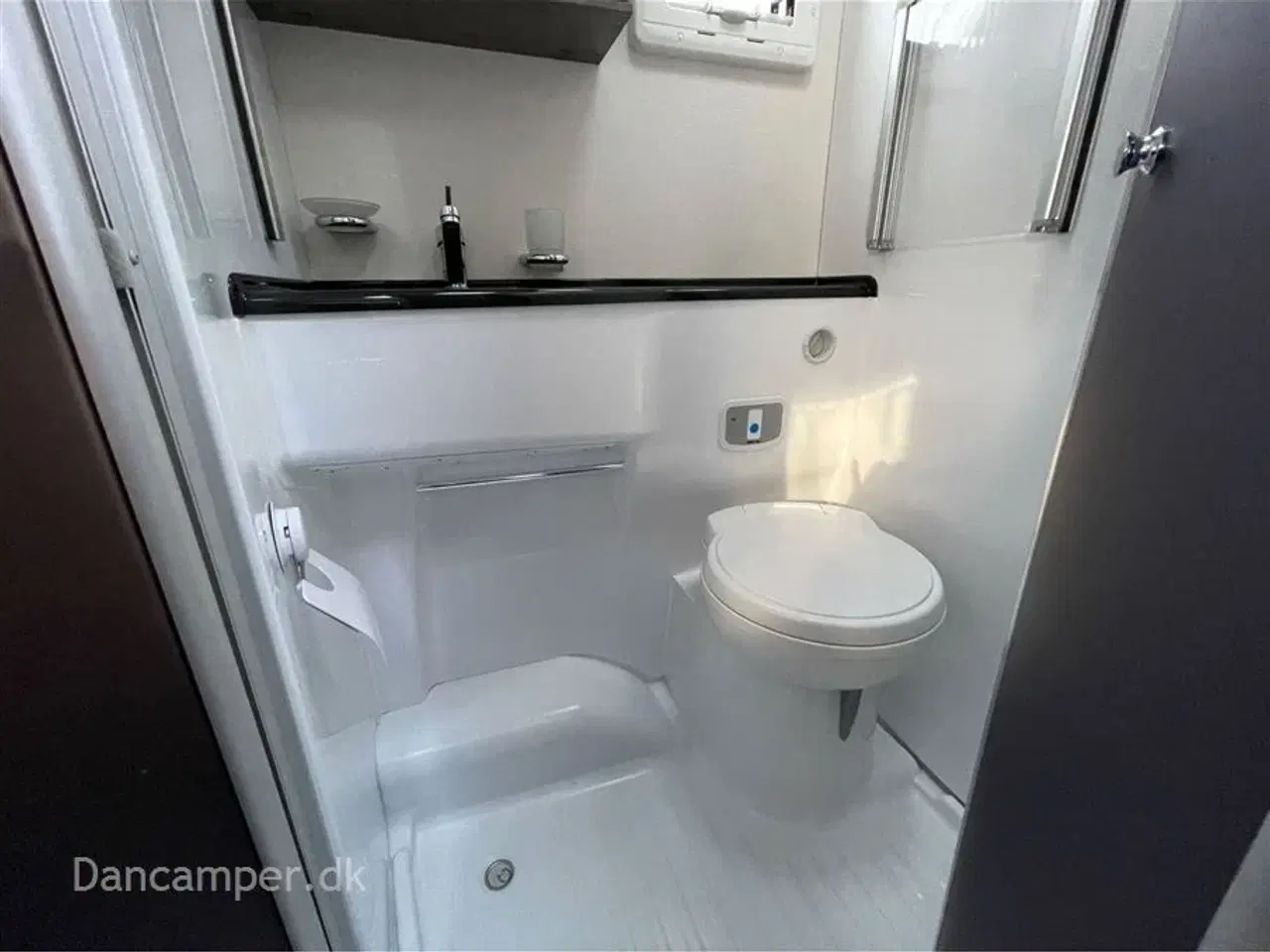 Billede 26 - 2019 - Chausson Titanium 767    Enkeltsenge, lounge-indretning, 170Hk Ford, AUT - Lihium Super B bodelsbatteri, Solceller, Michelin helårsdæk.
