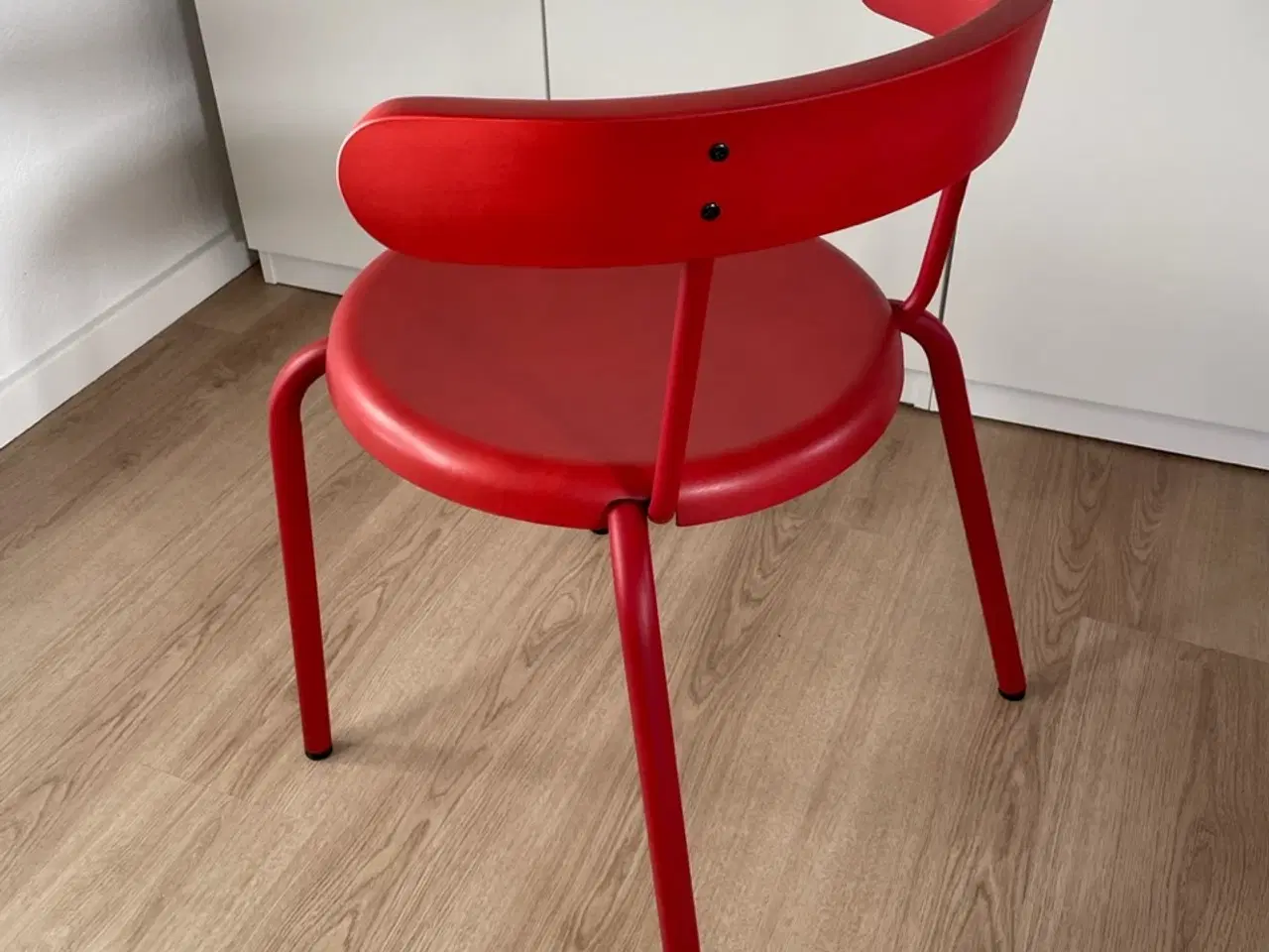 Billede 2 - IKEA Yngvar. 2 stk. i rød. 