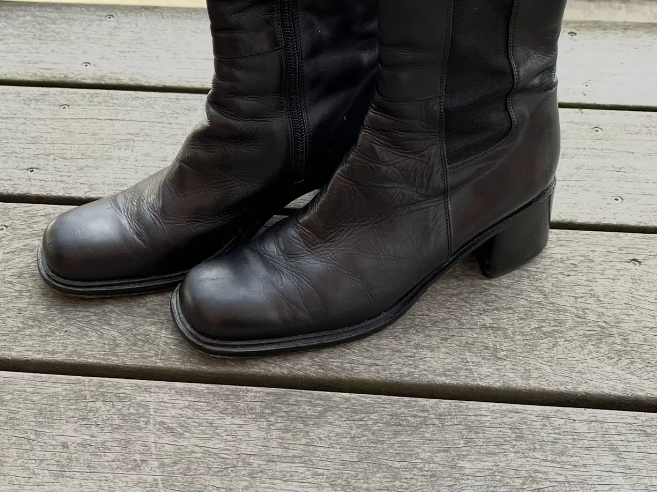 Billede 2 - Støvler mærke Bubetti sorte str. 39