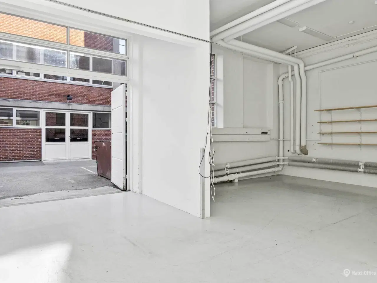Billede 4 - Kontor med showroom. lager og evt. værksted i tidligere industribygning