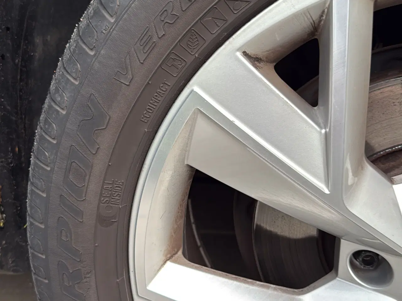 Billede 3 - Originale Skoda fælge med sommerdæk 235/50 R19