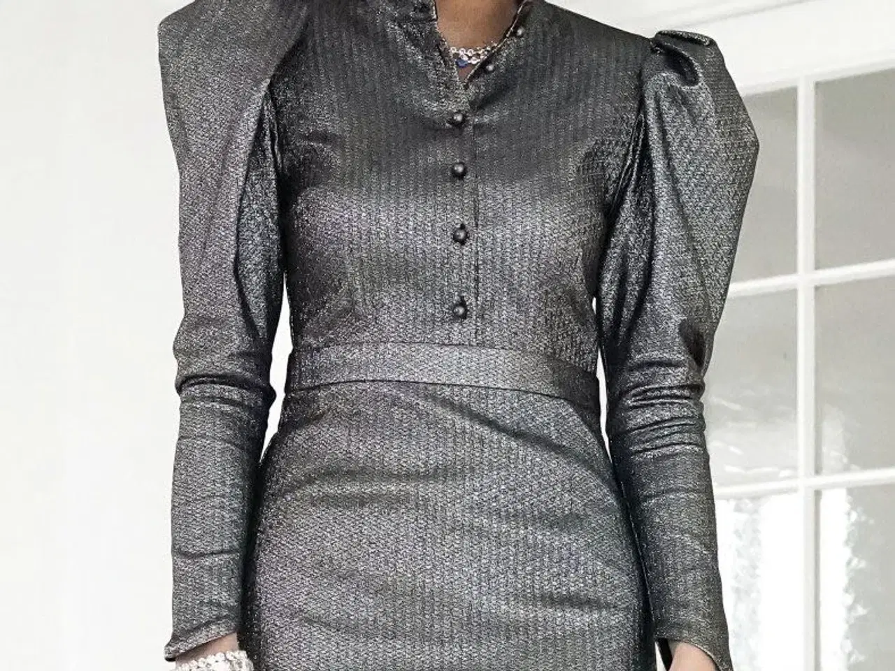 Billede 6 - Feminin smuk Custommade kjole
