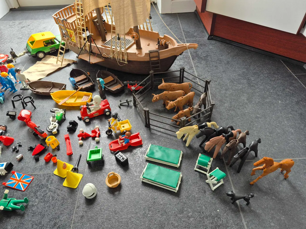 Billede 4 - Kæmpe playmobil lot