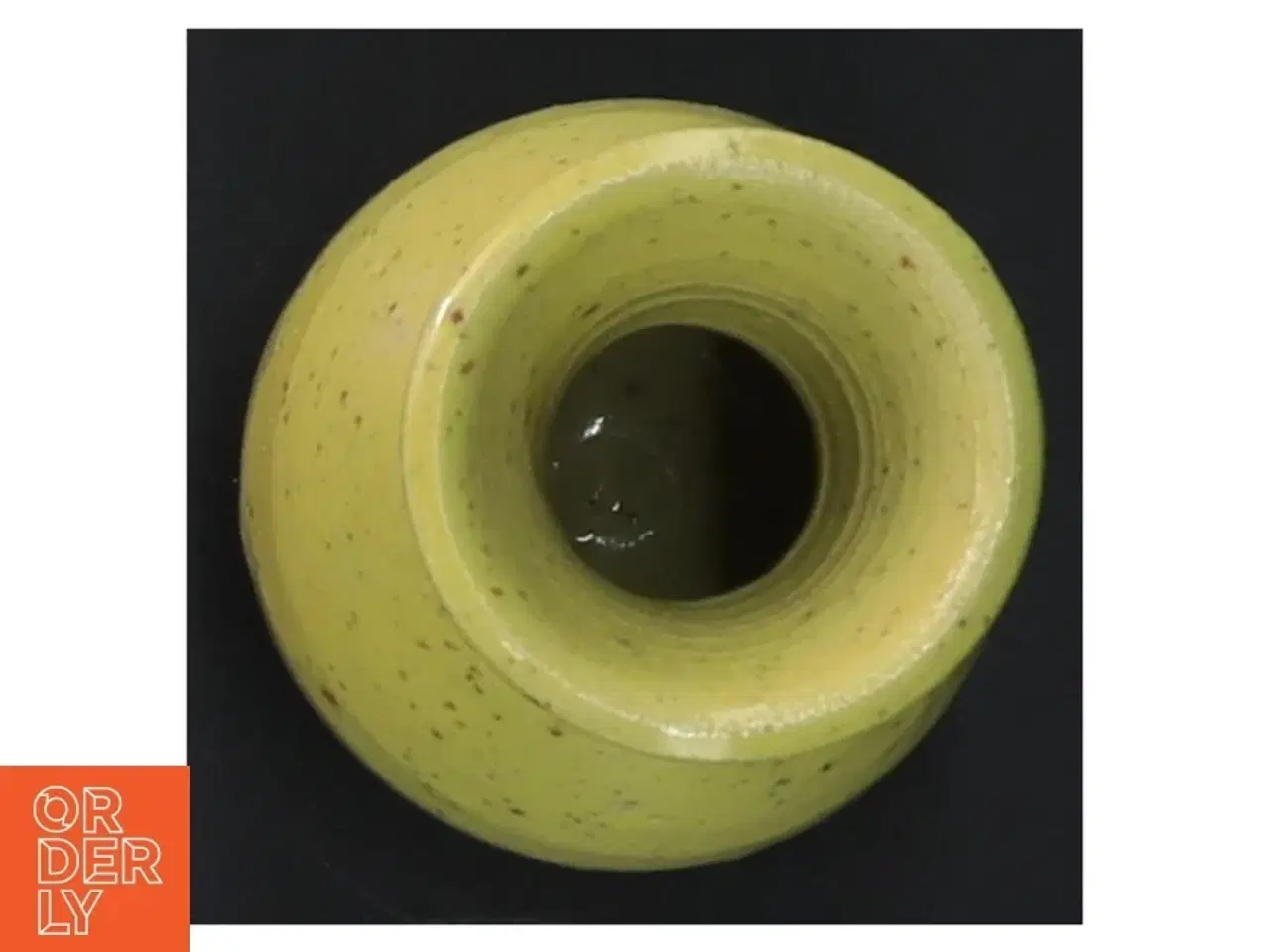 Billede 4 - Gul vase (str. H. 9 cm. ø. 5,5 cm)