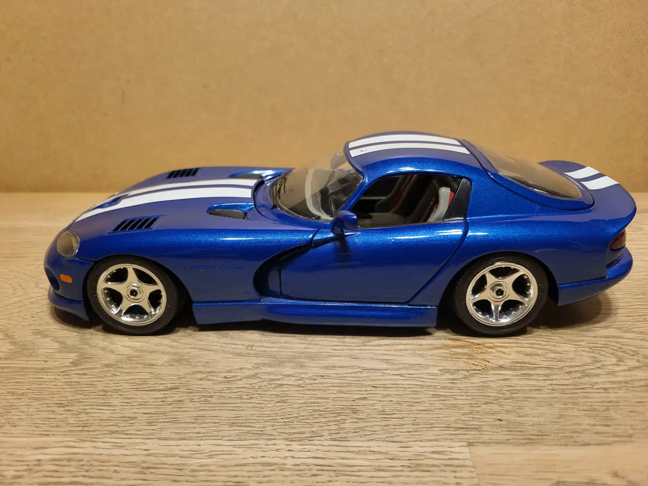 Billede 1 - Modelbil. Viper GTS Coupe Dodge. Skala 1/18.