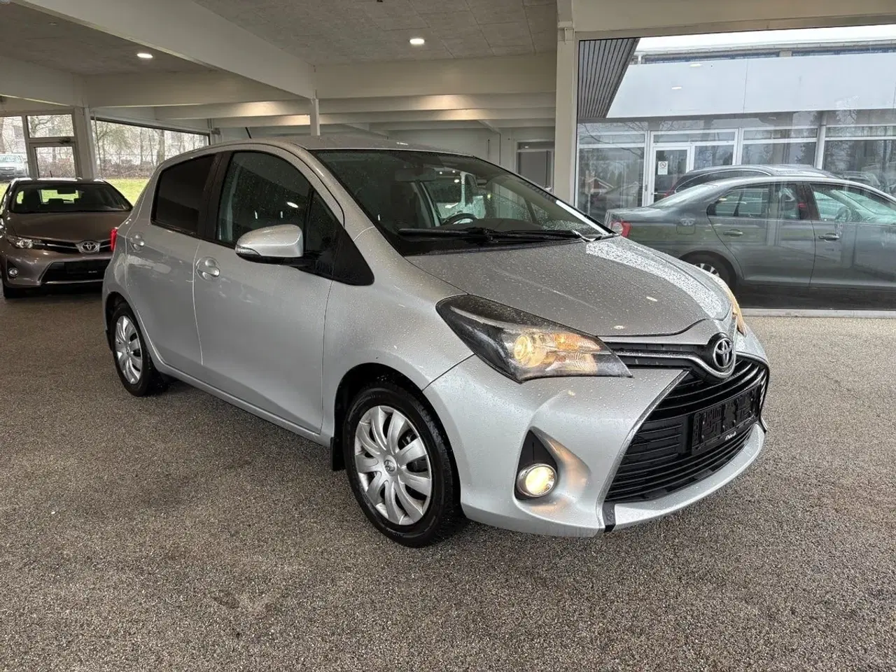Billede 2 - Toyota Yaris 1,0 VVT-i T2 Komfort