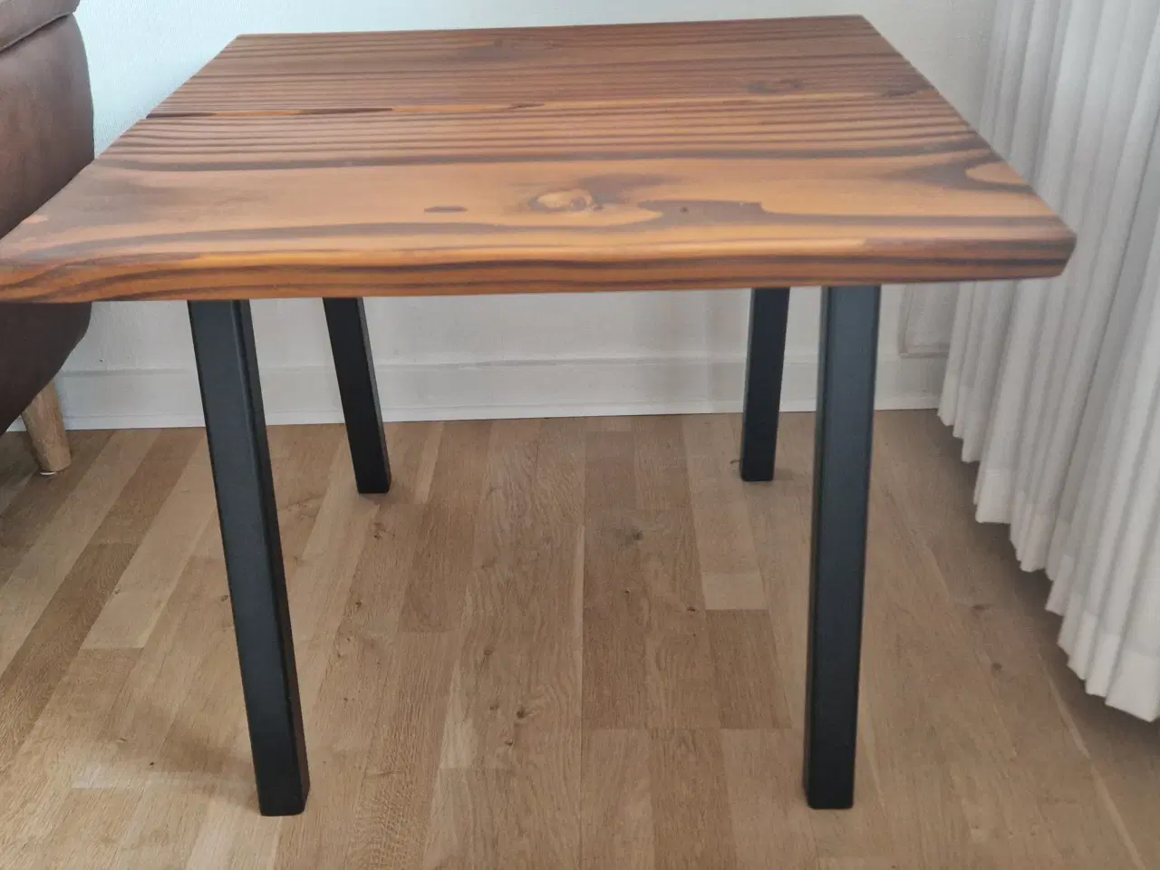 Billede 4 - Sofaborde behandlet med Politur